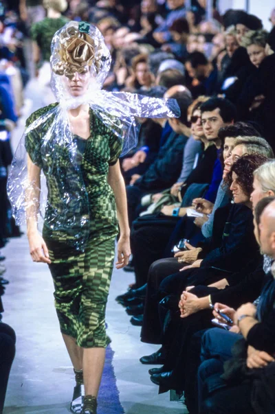 Look 18